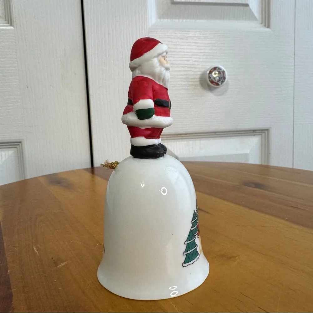 Vintage 1989 Santa Claus Christmas dinner‎ bell